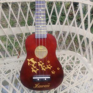 Leolani "Hawaii" Ukulele wood w/Turtles OMI Intl